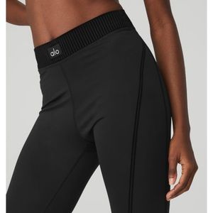 Alo airlift line up leggings